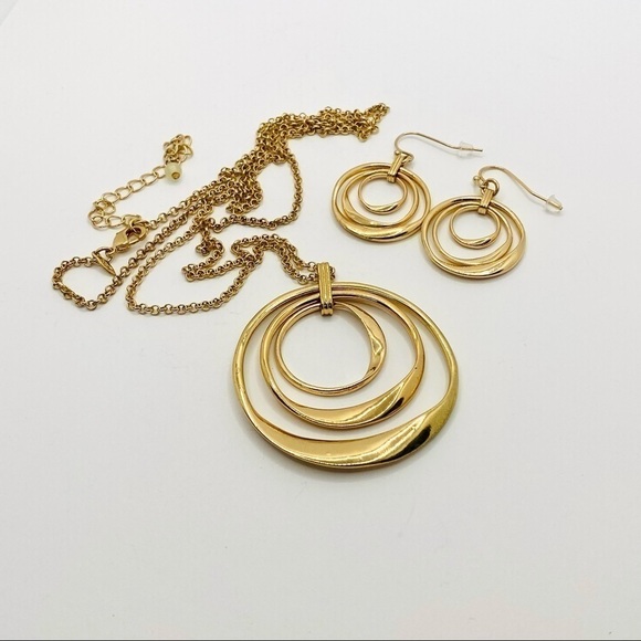 Avon NWT Marked Earrings Necklace Gold Tone Vintage Set - Picture 11 of 16